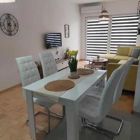 Dif 1 Apartment