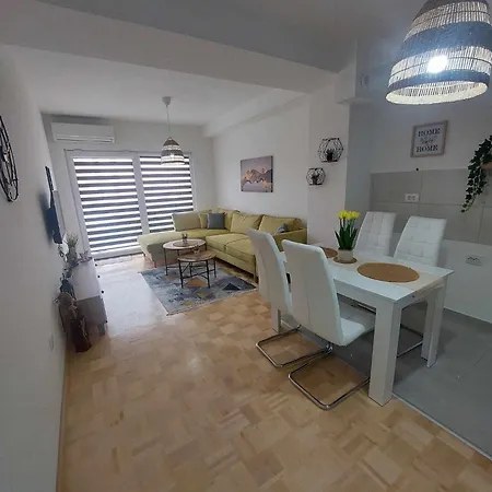 Apartment Dif 1